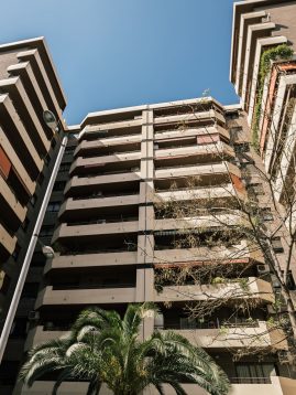 edificio calle camino de ronda Granada
